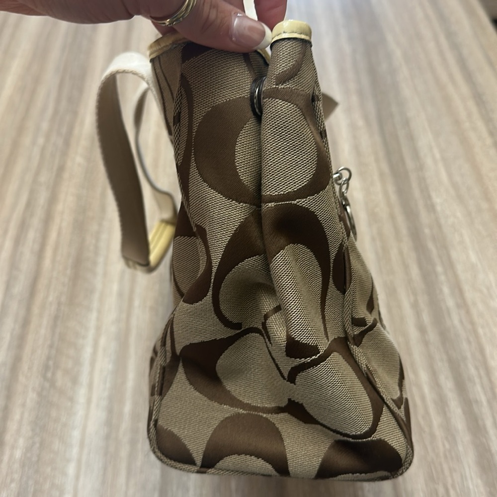 Vintage Coach Daisy Signature Logo Shoulder Bag #F1487 - Picture 10 of 16